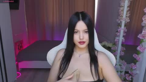 Snapshot of betty__davvis chatting on 7, 10, 2025 Betty online show from 7, 10, 2025