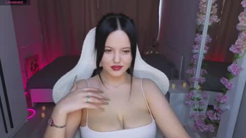 Snapshot of betty__davvis chatting on 13, 10, 2025 Betty online show from 13, 10, 2025