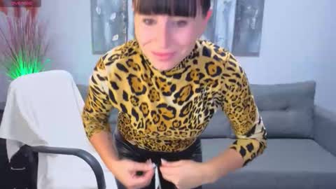 Snapshot of betty_jone chatting on 16, 10, 2025 Betty online show from 16, 10, 2025