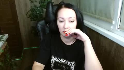 Snapshot of betty_luss chatting on 8, 9, 2025 Sia online show from 8, 9, 2025