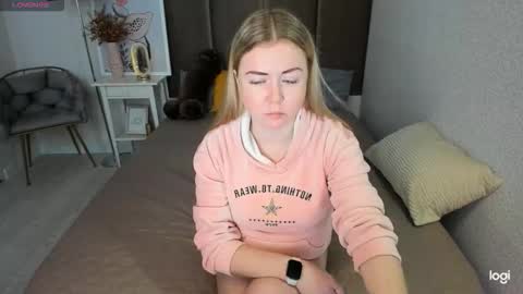 Snapshot of bettyurbane chatting on 18, 11, 2025 Mila Sweet online show from 18, 11, 2025