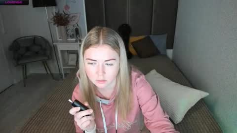 Snapshot of bettyurbane chatting on 19, 11, 2025 Mila Sweet online show from 19, 11, 2025