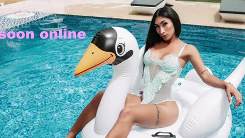 Nicolle Aviles online show from 7, 1, 2025