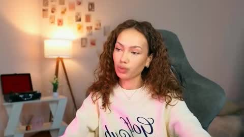 Snapshot of beverlyclub chatting on 23, 3, 2026 Lilly online show from 23, 3, 2026