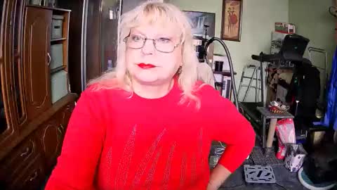 BeverlyCynia online show from 30, 9, 2025
