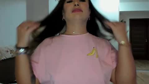   BeyonceDoll       Twitter DollBeyonce    online show from 27, 11, 2025