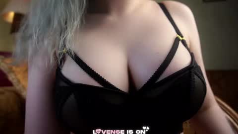 Snapshot of bezuya chatting on 7, 7, 2026 Eliz online show from 7, 7, 2026