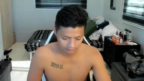 bhillrhey121103 online show from 3, 2, 2026