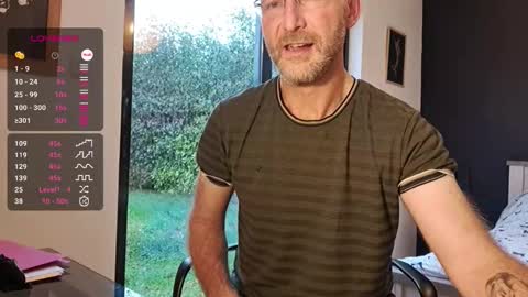 Snapshot of bi_french69 chatting on 6, 11, 2025 My name is David and if you like public exhibitions you wont be disappointed with me LoL - My favorite vibes is 44 online show from 6, 11, 2025