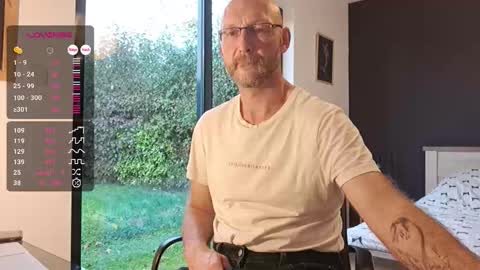 Snapshot of bi_french69 chatting on 13, 11, 2025 My name is David and if you like public exhibitions you wont be disappointed with me LoL - My favorite vibes is 44 online show from 13, 11, 2025