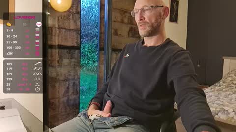 Snapshot of bi_french69 chatting on 28, 11, 2025 My name is David and if you like public exhibitions you wont be disappointed with me LoL - My favorite vibes is 44 online show from 28, 11, 2025