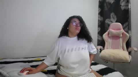 Snapshot of bianca_boobs chatting on 16, 2, 2026 Bianca Tuesday to Sunday from 2am to 6am UTC-5 online show from 16, 2, 2026