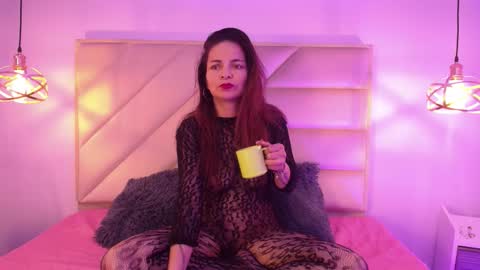 Snapshot of biancaluxx1 chatting on 4, 11, 2025 Bianca online show from 4, 11, 2025