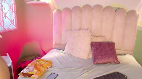 Snapshot of biancaluxx1 chatting on 14, 11, 2025 Bianca online show from 14, 11, 2025