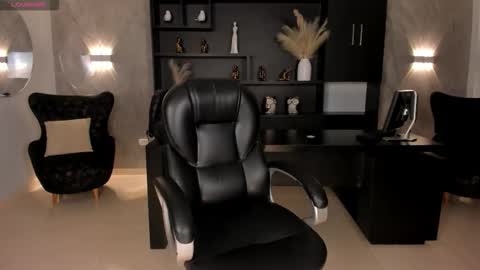 Bianca Pierce online show from 10, 9, 2025