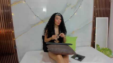 Snapshot of biancarose1_ chatting on 8, 1, 2026 biancarose1_ online show from 8, 1, 2026