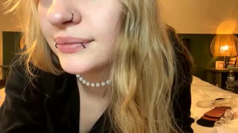 Snapshot of bibaby_ellie_ chatting on 4, 3, 2026 Ellie online show from 4, 3, 2026