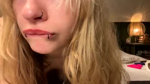 Snapshot of bibaby_ellie_ chatting on 10, 3, 2026 Ellie online show from 10, 3, 2026