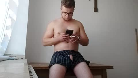 Snapshot of biboynr98 chatting on 28, 9, 2025 biboynr98 online show from 28, 9, 2025