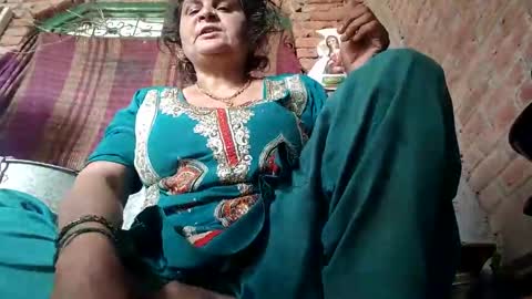 Mona online show from 4, 3, 2025