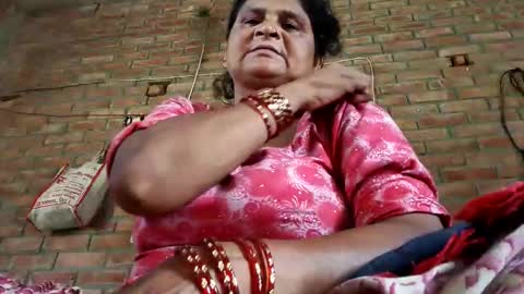 Mona online show from 11, 9, 2025