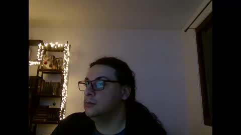 Snapshot of bicuriousguy1993 chatting on 3, 1, 2025 BiCuriousGuy online show from 3, 1, 2025