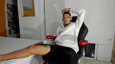 big_jhoonss_ online show from 4, 10, 2025