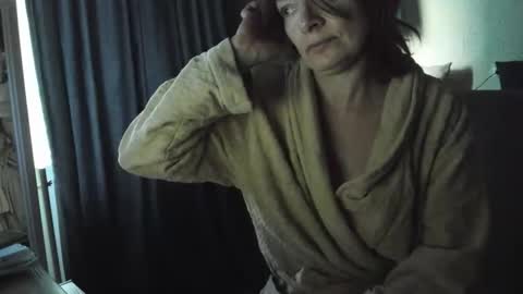 mom online show from 13, 5, 2026