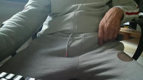 bigassbigdick66 online show from 18, 5, 2026