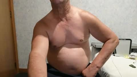 Snapshot of bigballnz chatting on 15, 2, 2025 mark online show from 15, 2, 2025