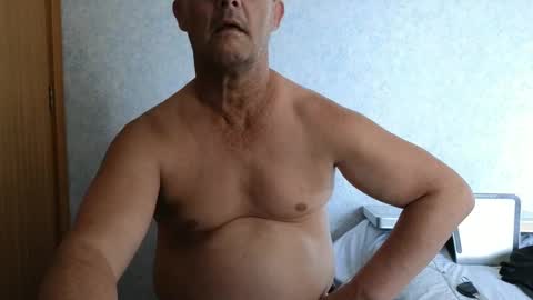 Snapshot of bigballnz chatting on 17, 2, 2025 mark online show from 17, 2, 2025