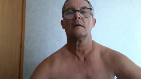 Snapshot of bigballnz chatting on 20, 2, 2025 mark online show from 20, 2, 2025