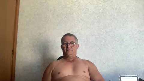 Snapshot of bigballnz chatting on 21, 2, 2025 mark online show from 21, 2, 2025
