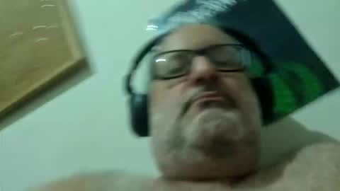 Snapshot of bigbearhector chatting on 10, 4, 2026 BigBearXXX online show from 10, 4, 2026