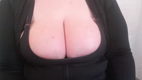 bigbittiesandfun online show from 4, 2, 2025