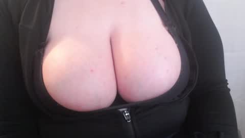 bigbittiesandfun online show from 5, 2, 2025