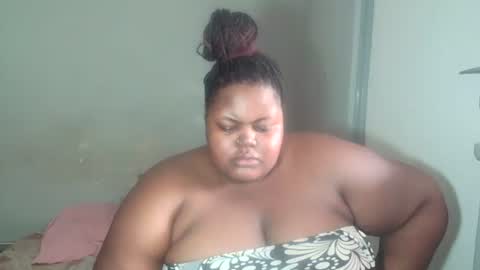 Snapshot of bigblackmamma chatting on 25, 2, 2025 Natasha online show from 25, 2, 2025