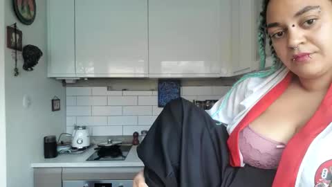 Snapshot of bigboobemily chatting on 29, 10, 2025 bigboobemily online show from 29, 10, 2025