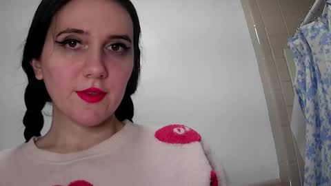 Isabella online show from 2, 1, 2025