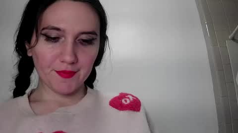 Isabella online show from 5, 1, 2025