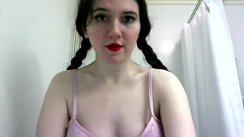 Isabella online show from 15, 2, 2025