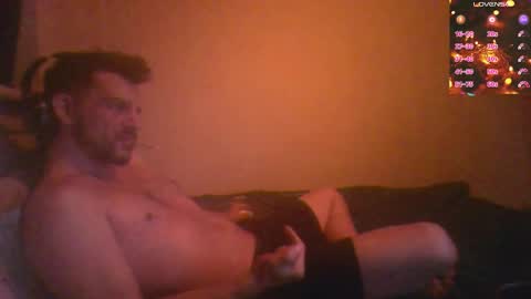 Jon - Im Straight online show from 27, 12, 2024