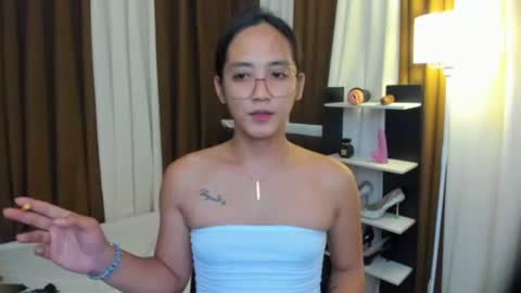 SUCK ME TILL I EXPLODE online show from 17, 11, 2025