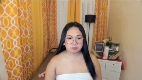 BABY LEXIE online show from 28, 4, 2026