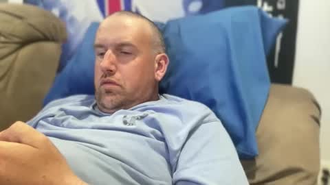 bigcocksuckingslut online show from 12, 5, 2026
