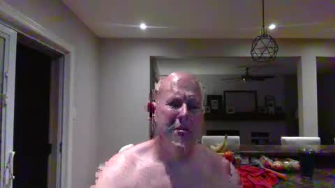 Snapshot of bigdave10005 chatting on 19, 10, 2025 bigdave10005 online show from 19, 10, 2025