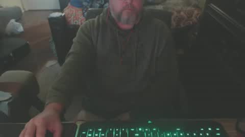 Snapshot of bighugmugg chatting on 9, 11, 2025 bighugmugg online show from 9, 11, 2025
