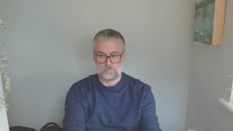 Snapshot of biglegs1234 chatting on 17, 10, 2025 biglegs1234 online show from 17, 10, 2025