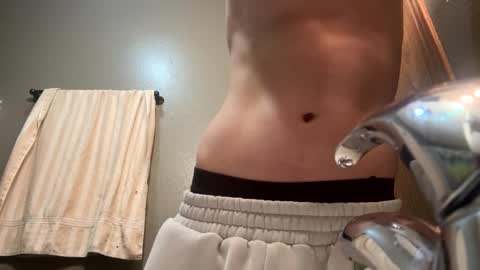 Snapshot of bigskinnyboyshh chatting on 26, 12, 2024 bigskinnyboyshh online show from 26, 12, 2024