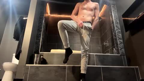 Snapshot of bigskinnyboyshh chatting on 8, 2, 2025 bigskinnyboyshh online show from 8, 2, 2025